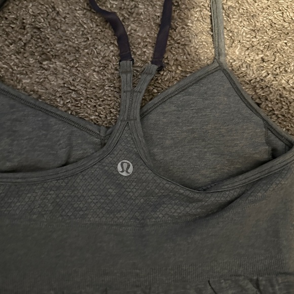 Lululemon tank top worn very little. Excellent condition. xxs or 00 - Picture 3 of 6